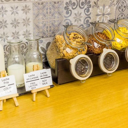 Boutique Hostemplo Sagrada Familia Hotel Barcelona Bagian luar foto