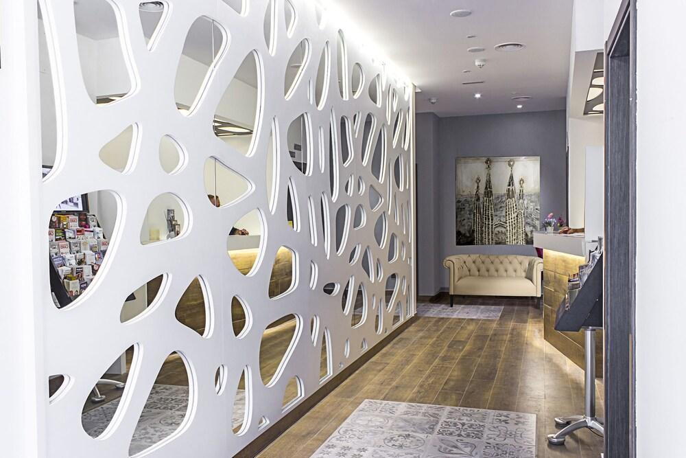 Boutique Hostemplo Sagrada Familia Hotel Barcelona Bagian luar foto