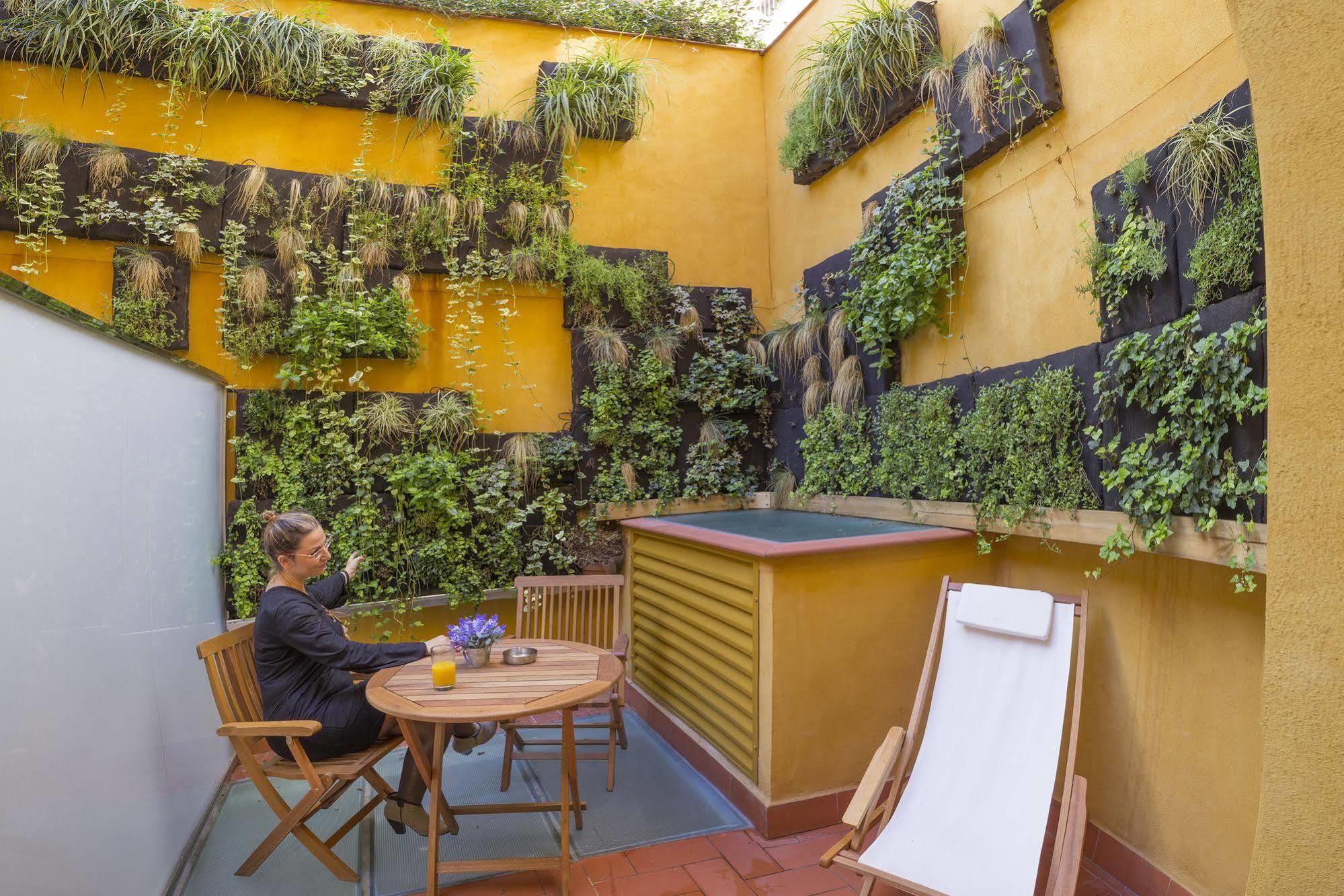 Boutique Hostemplo Sagrada Familia Hotel Barcelona Bagian luar foto