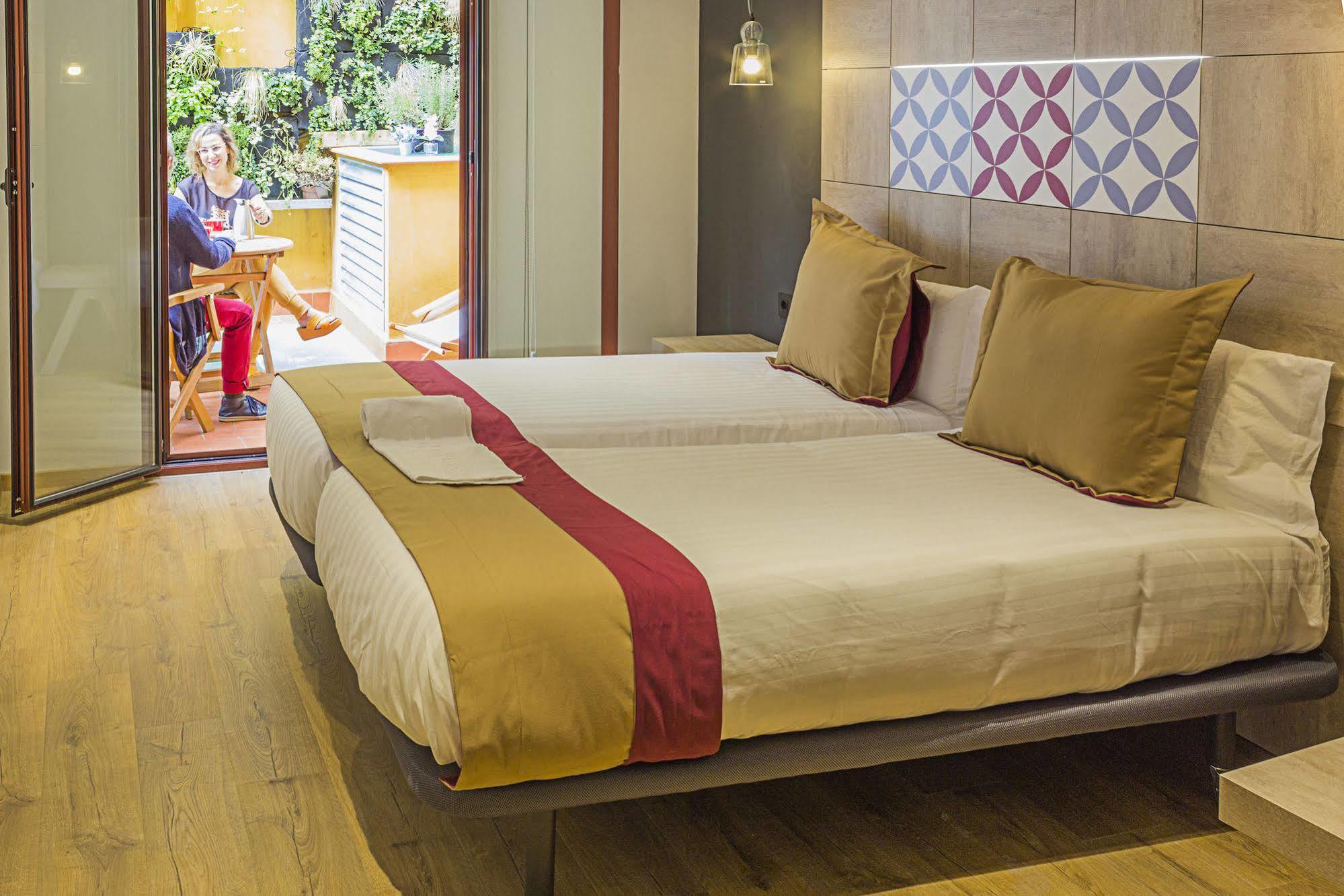 Boutique Hostemplo Sagrada Familia Hotel Barcelona Bagian luar foto